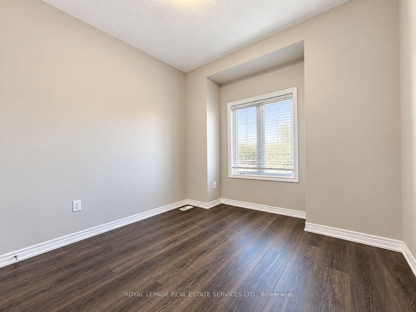 Photo 20 of 39 Vezna Crescent, Brampton, Credit Valley — HOMEH