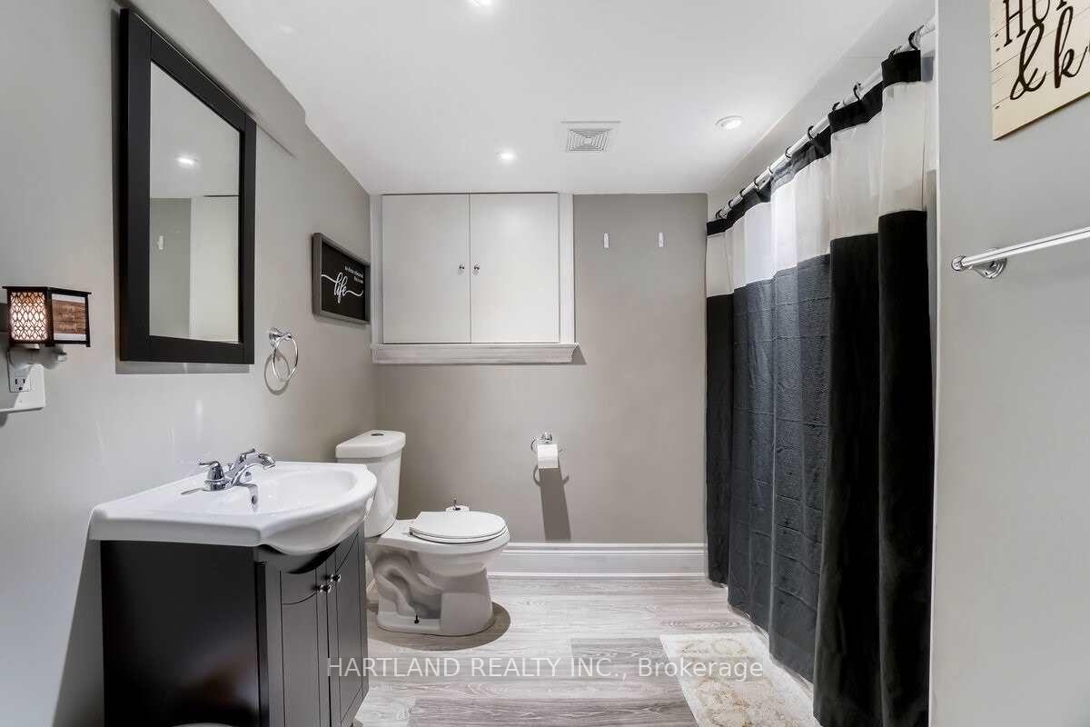 Photo 4 of 476 Jay Crescent, Orangeville — HOMEH