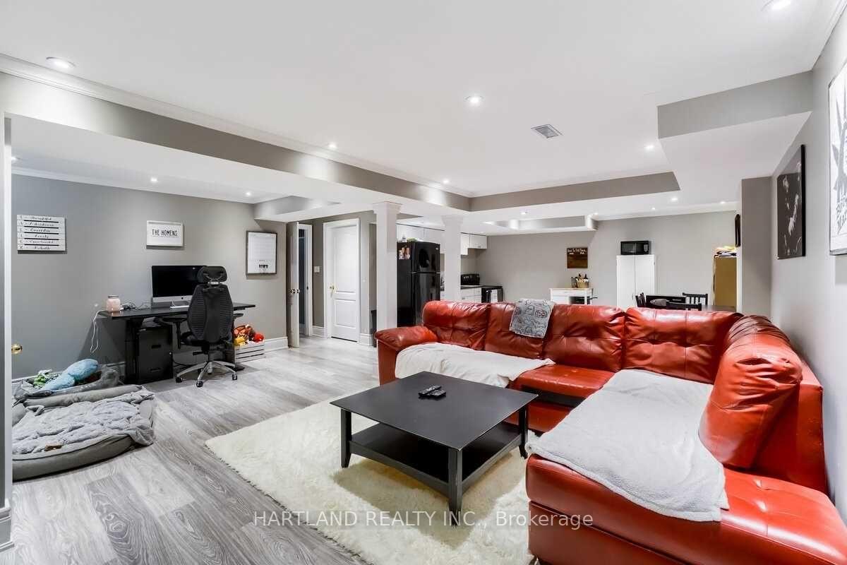 Photo 6 of 476 Jay Crescent, Orangeville — HOMEH