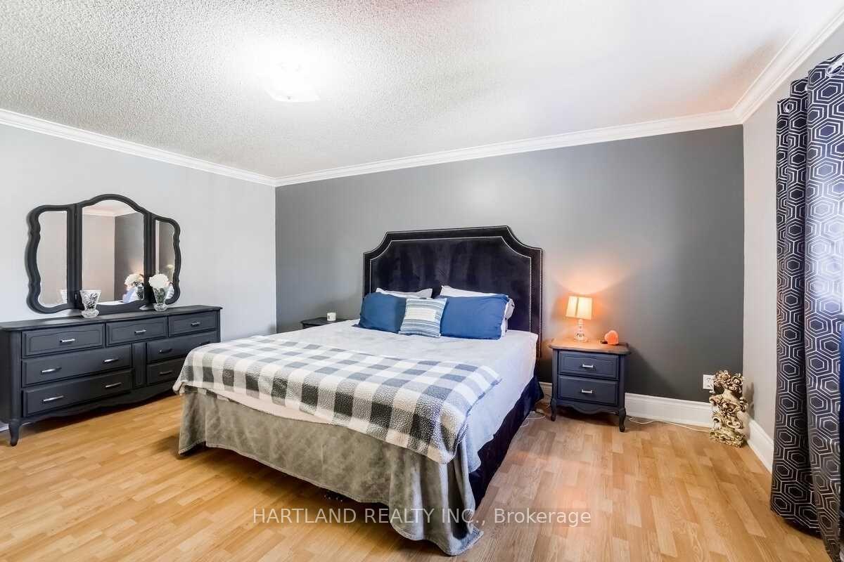 Photo 8 of 476 Jay Crescent, Orangeville — HOMEH