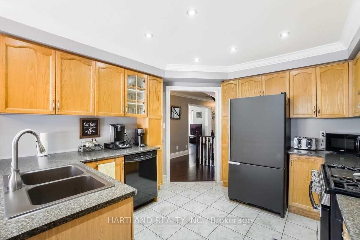 Photo 9 of 476 Jay Crescent, Orangeville — HOMEH