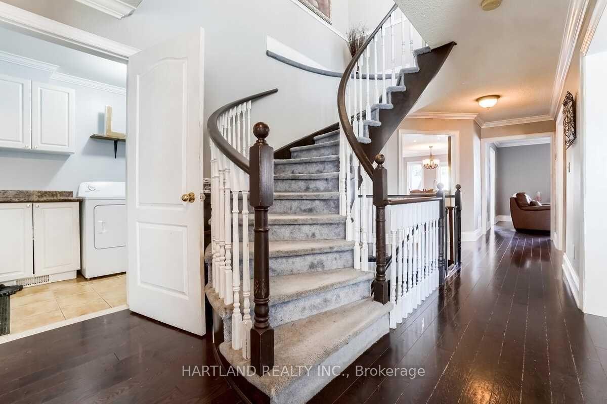 Photo 15 of 476 Jay Crescent, Orangeville — HOMEH