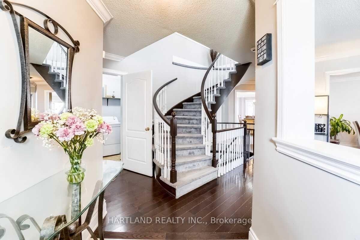 Photo 16 of 476 Jay Crescent, Orangeville — HOMEH