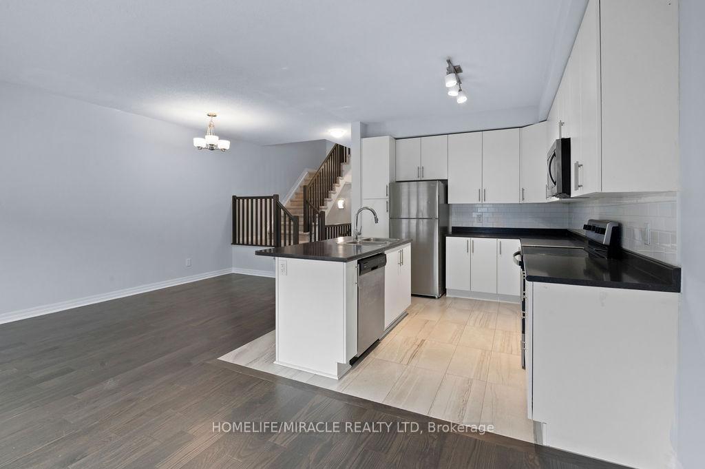 Photo 4 of 153 Overberg Way, Ottawa, Kanata - Emerald Meadows/Trailwest — HOMEH