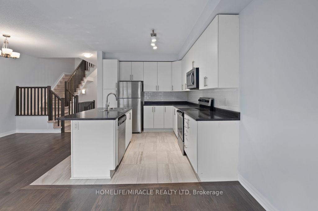Photo 5 of 153 Overberg Way, Ottawa, Kanata - Emerald Meadows/Trailwest — HOMEH