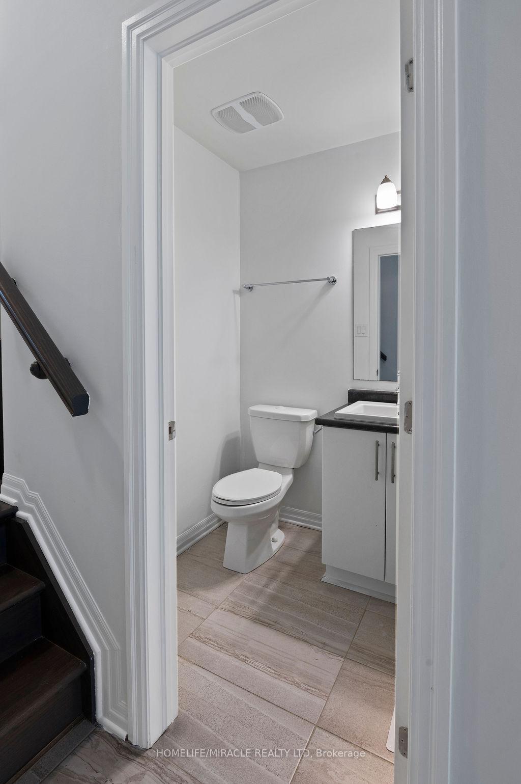Photo 10 of 153 Overberg Way, Ottawa, Kanata - Emerald Meadows/Trailwest — HOMEH
