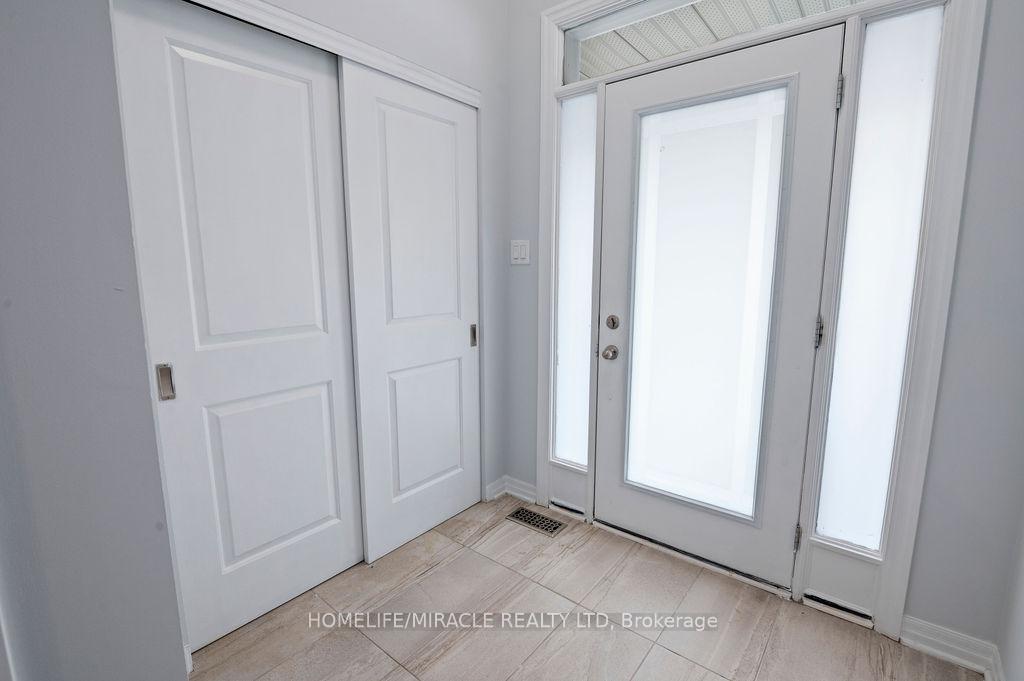 Photo 11 of 153 Overberg Way, Ottawa, Kanata - Emerald Meadows/Trailwest — HOMEH