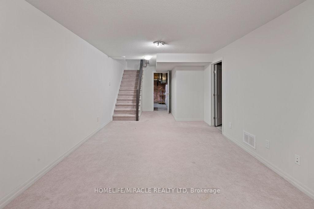Photo 17 of 153 Overberg Way, Ottawa, Kanata - Emerald Meadows/Trailwest — HOMEH