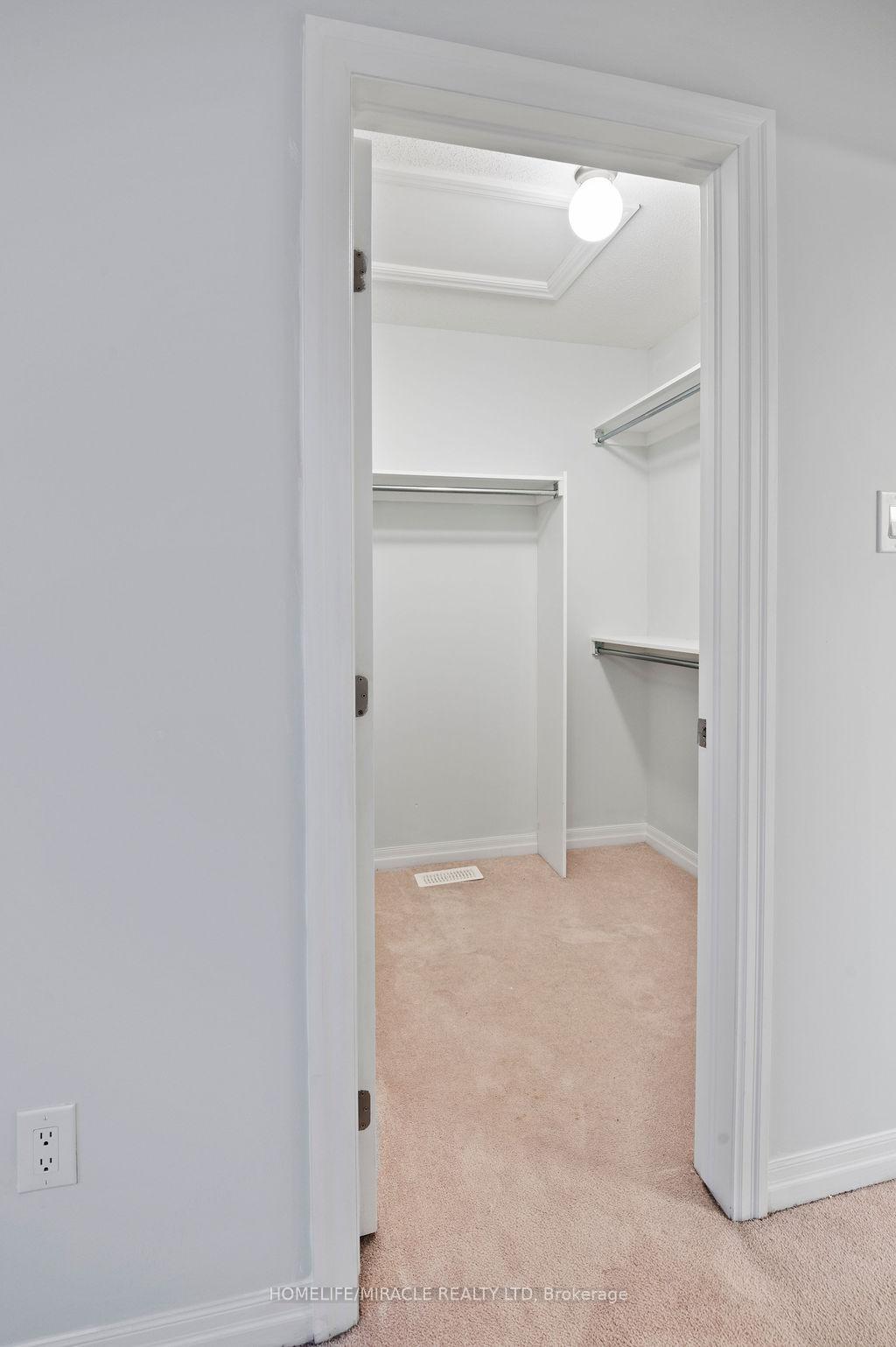 Photo 27 of 153 Overberg Way, Ottawa, Kanata - Emerald Meadows/Trailwest — HOMEH