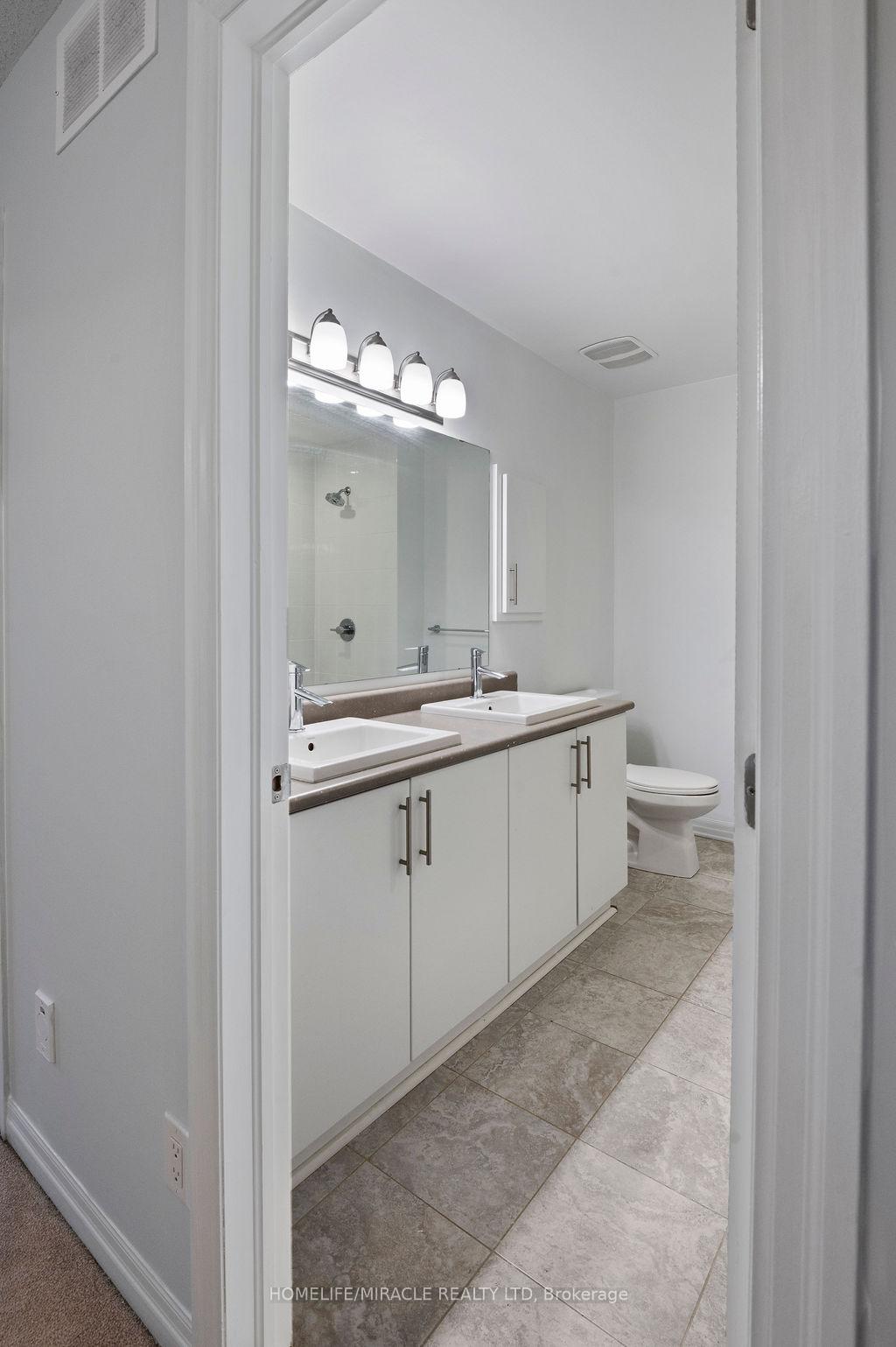 Photo 29 of 153 Overberg Way, Ottawa, Kanata - Emerald Meadows/Trailwest — HOMEH