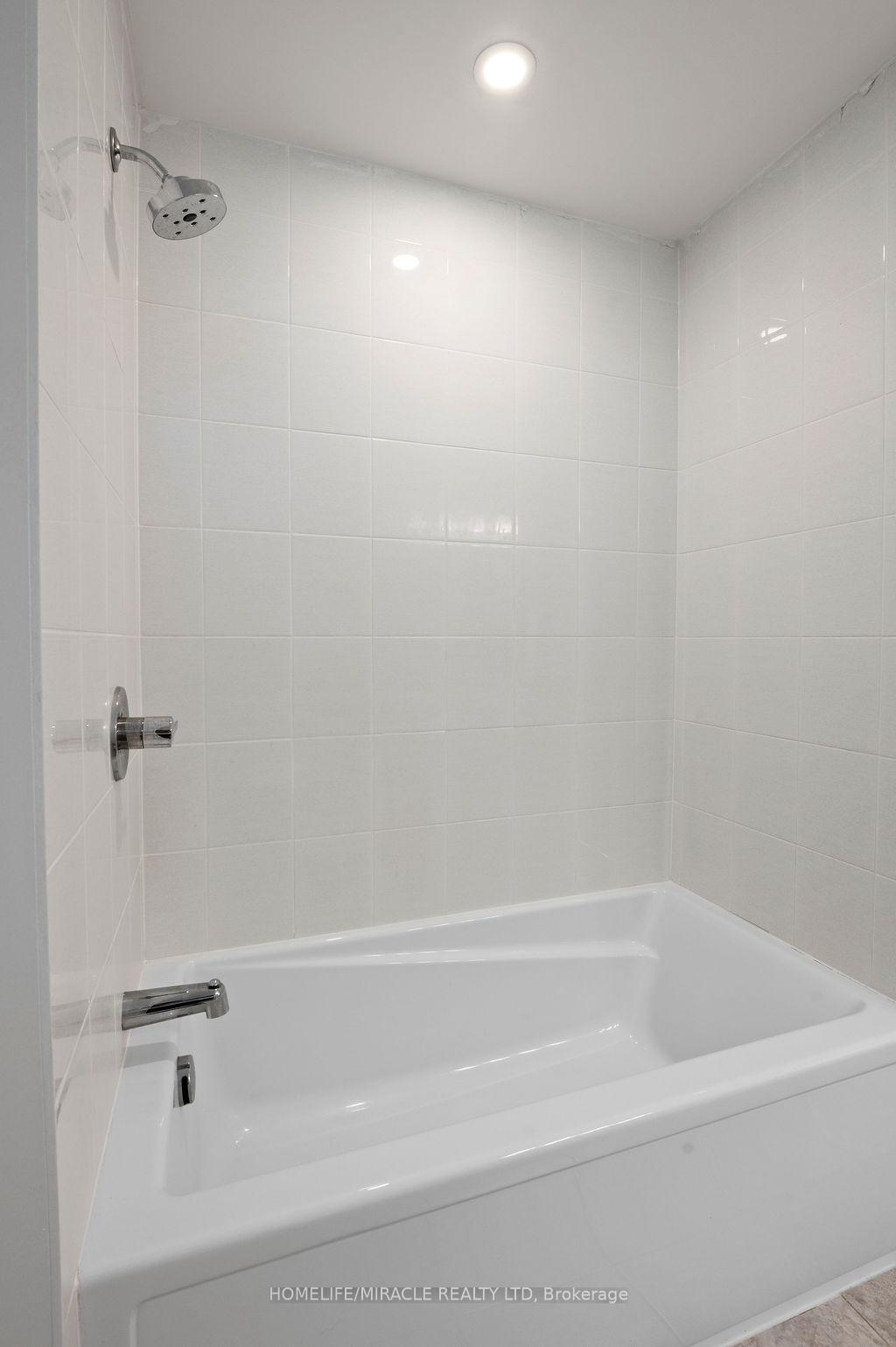 Photo 31 of 153 Overberg Way, Ottawa, Kanata - Emerald Meadows/Trailwest — HOMEH