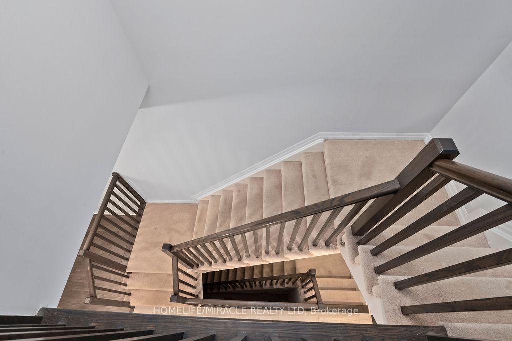 Photo 32 of 153 Overberg Way, Ottawa, Kanata - Emerald Meadows/Trailwest — HOMEH