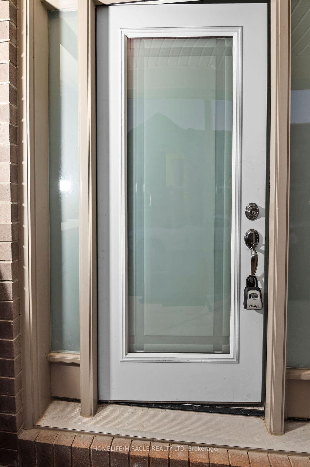 Photo 34 of 153 Overberg Way, Ottawa, Kanata - Emerald Meadows/Trailwest — HOMEH