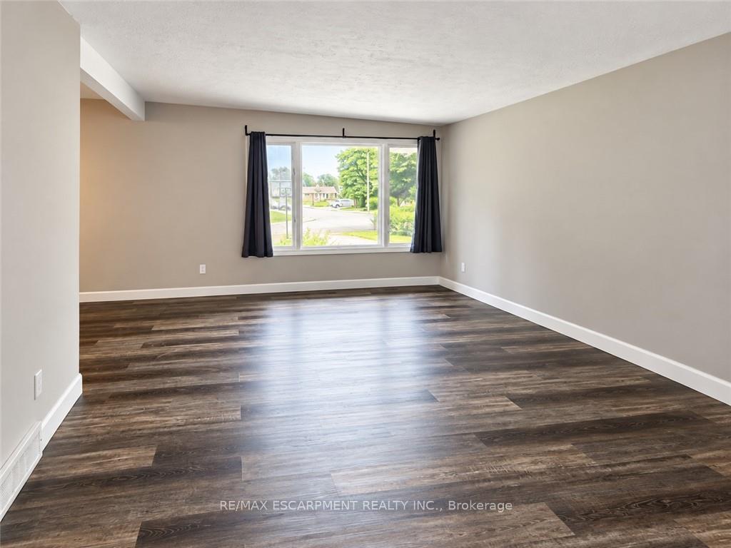 Photo 5 of Unit Upper, 63 Sanatorium Road, Hamilton, Westcliffe — HOMEH