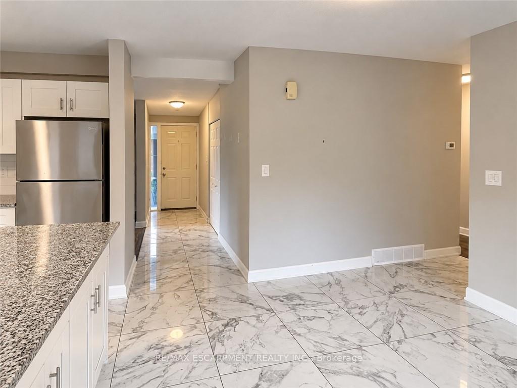 Photo 17 of Unit Upper, 63 Sanatorium Road, Hamilton, Westcliffe — HOMEH