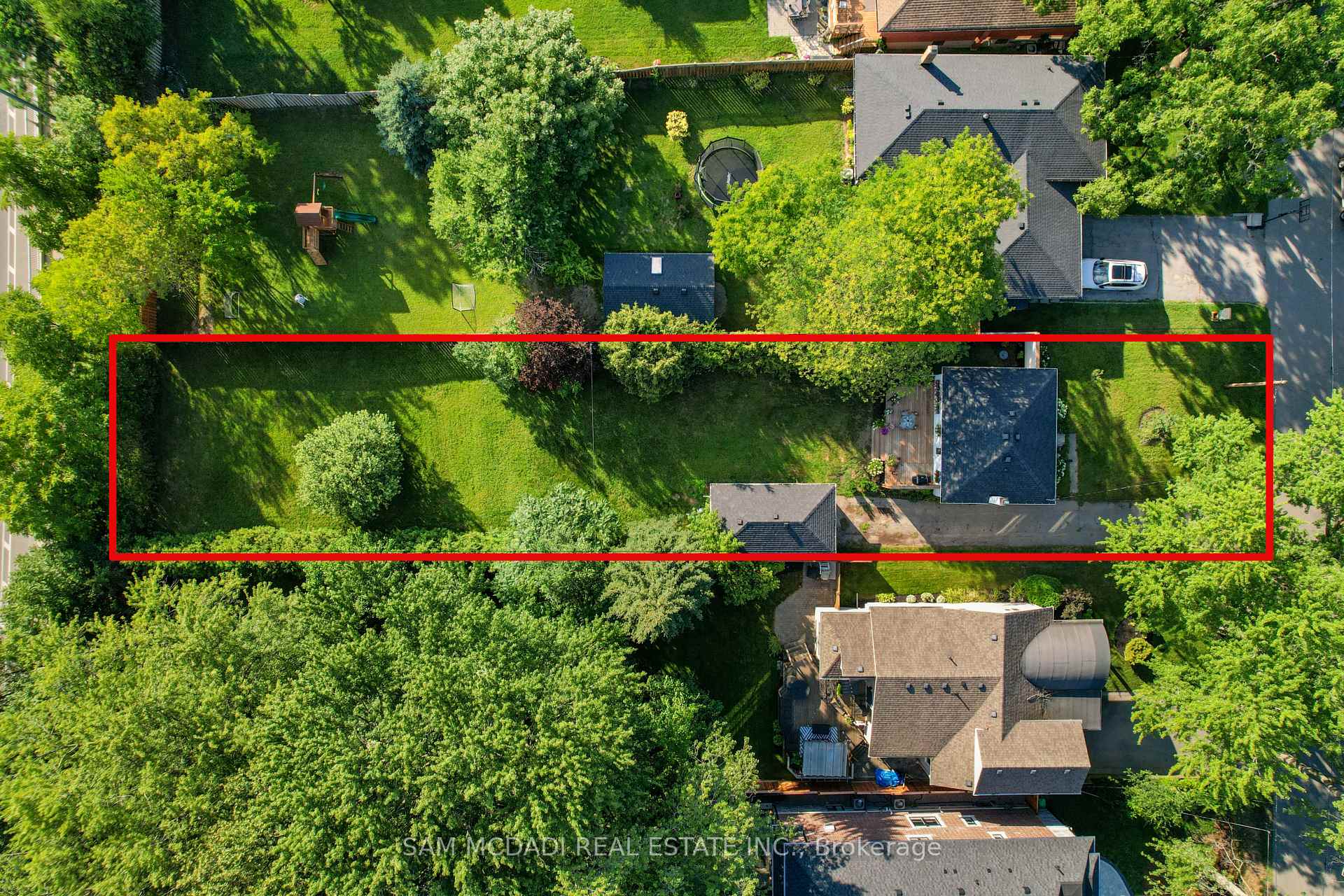 Photo 2 of 1088 Cherriebell Road, Mississauga, Lakeview — HOMEH