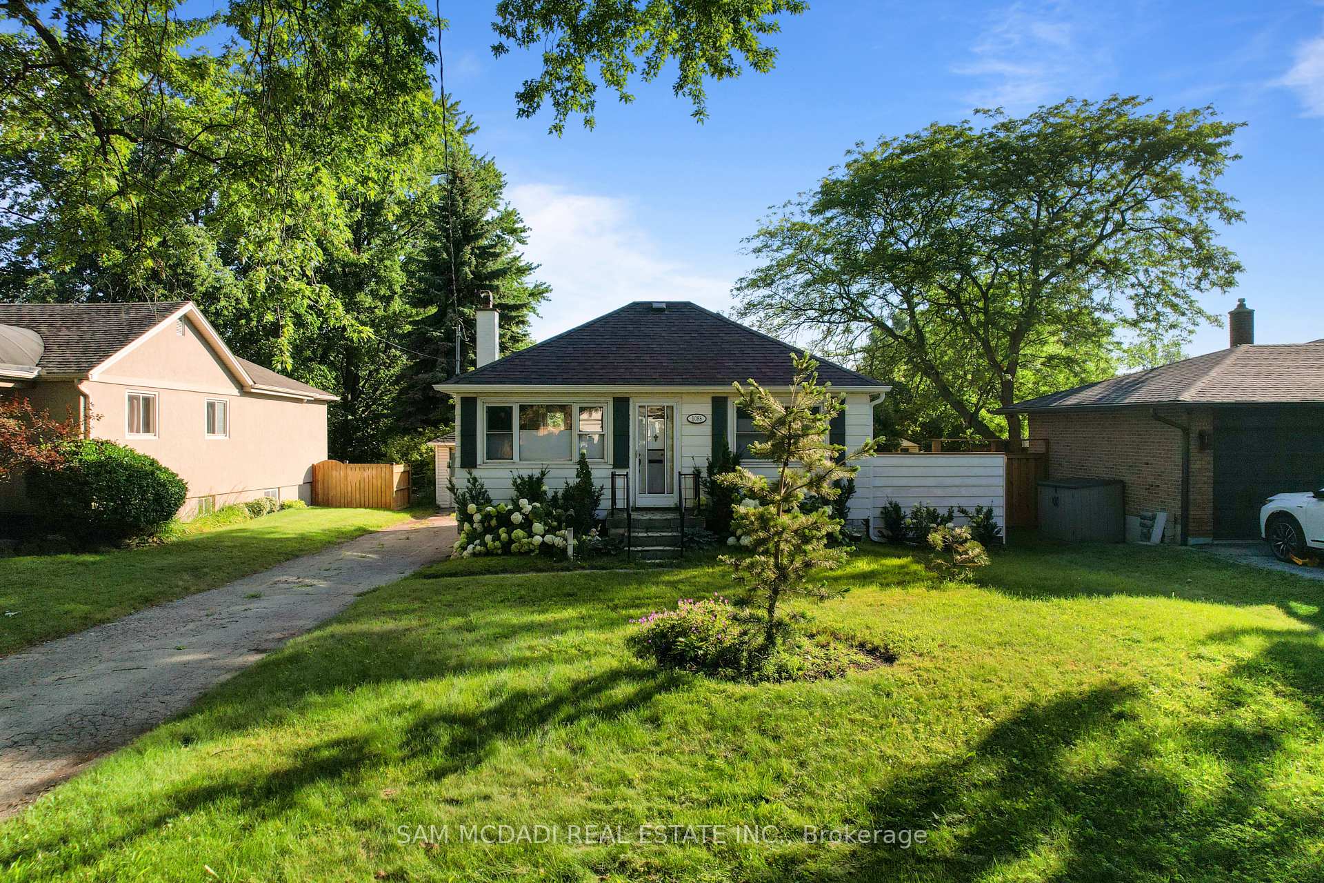 Photo 4 of 1088 Cherriebell Road, Mississauga, Lakeview — HOMEH