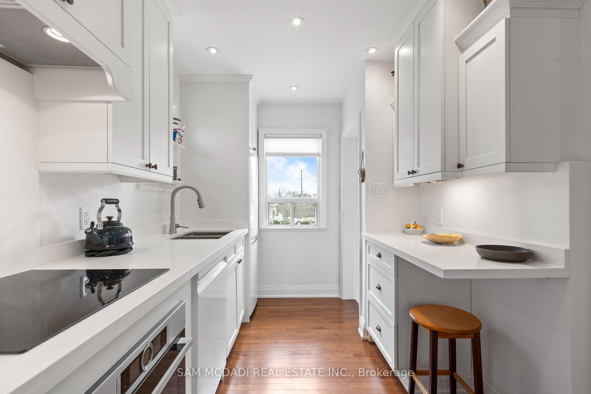 Photo 8 of 1088 Cherriebell Road, Mississauga, Lakeview — HOMEH