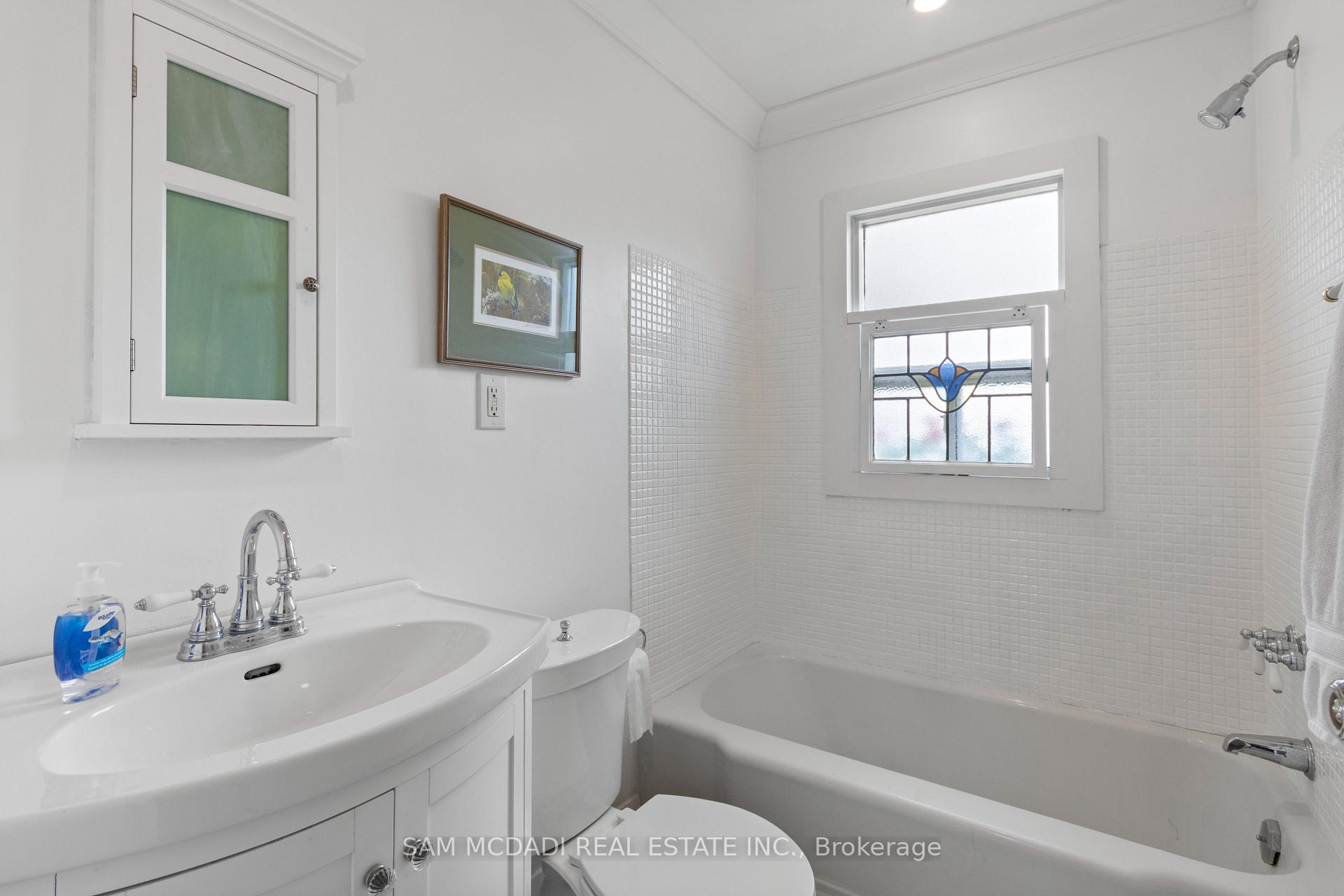 Photo 11 of 1088 Cherriebell Road, Mississauga, Lakeview — HOMEH