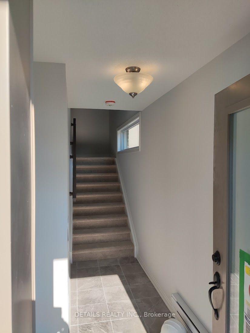 Photo 2 of 800 Kiniw Private, Ottawa, CFB Rockcliffe and Area — HOMEH
