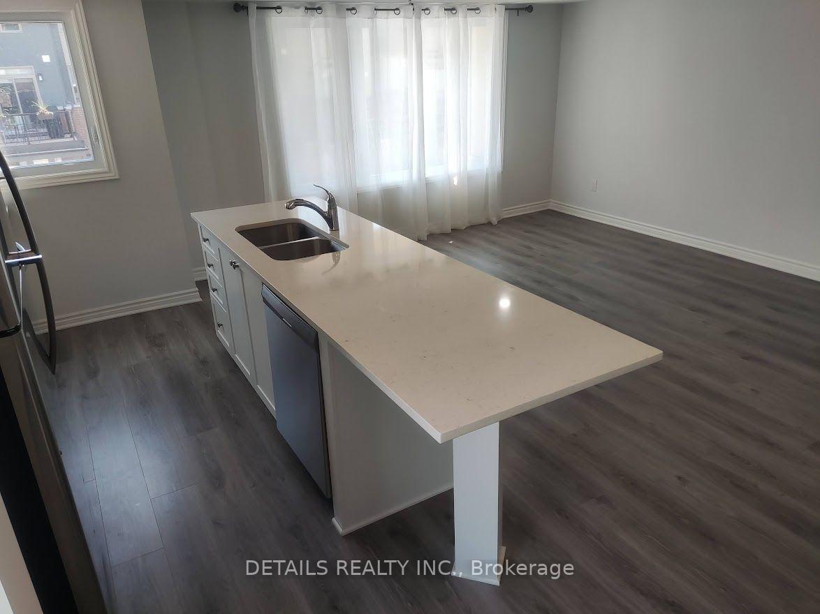 Photo 5 of 800 Kiniw Private, Ottawa, CFB Rockcliffe and Area — HOMEH