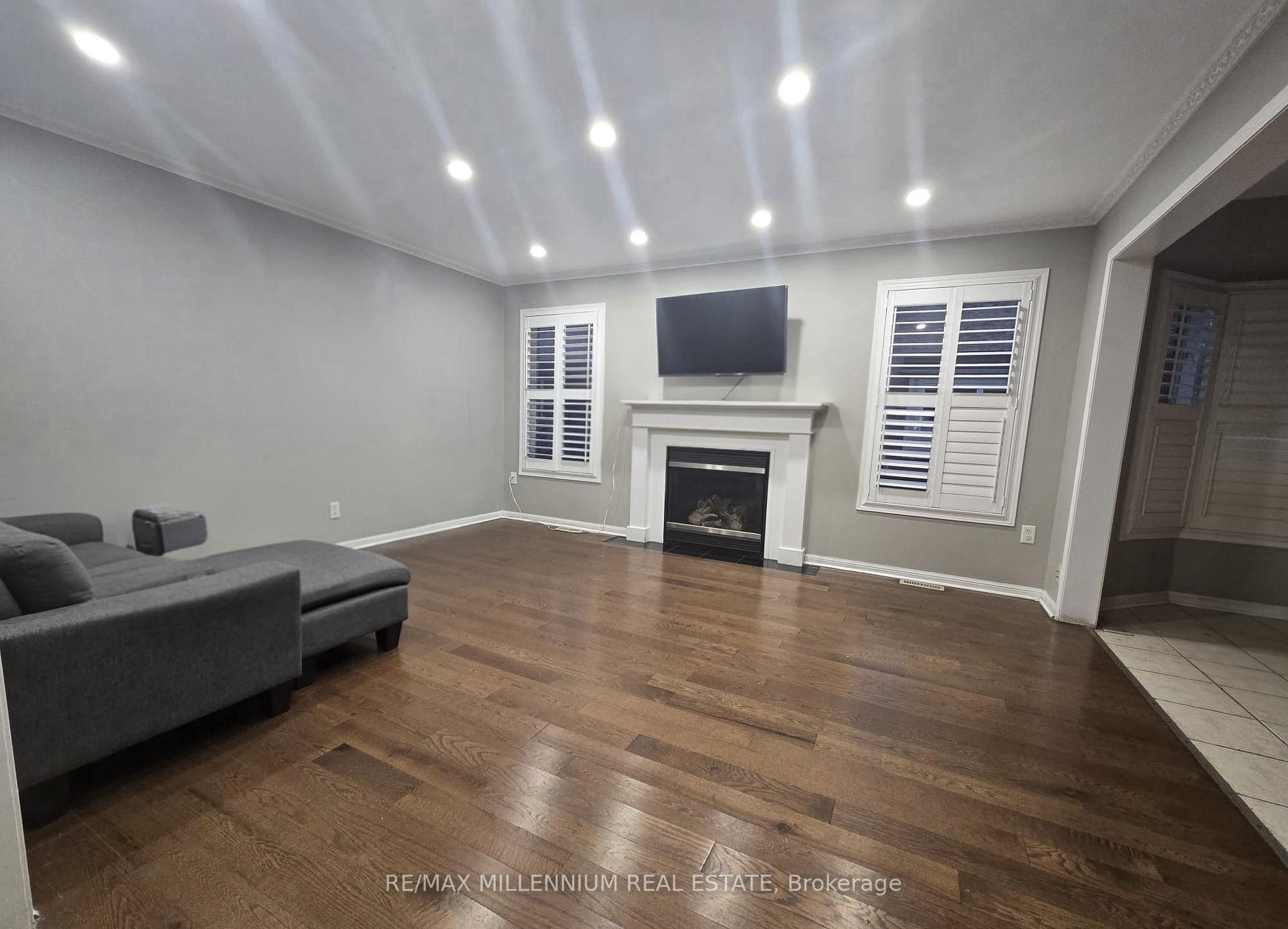 Photo 10 of 31 Ponymeadow Way, Brampton, Credit Valley — HOMEH