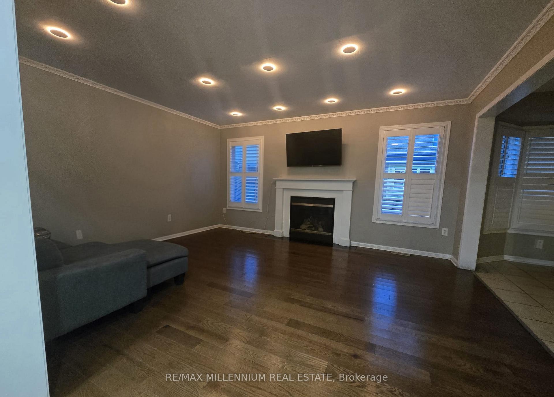 Photo 11 of 31 Ponymeadow Way, Brampton, Credit Valley — HOMEH