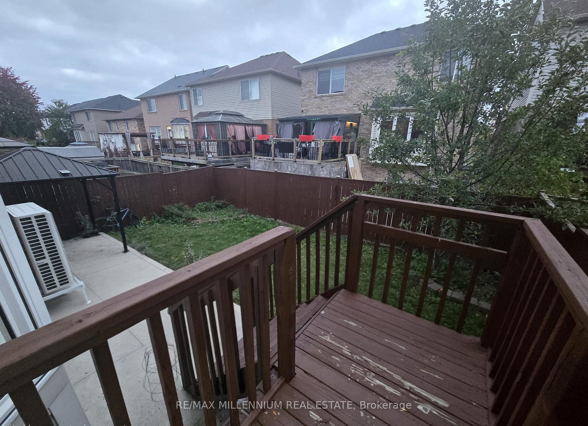 Photo 14 of 31 Ponymeadow Way, Brampton, Credit Valley — HOMEH