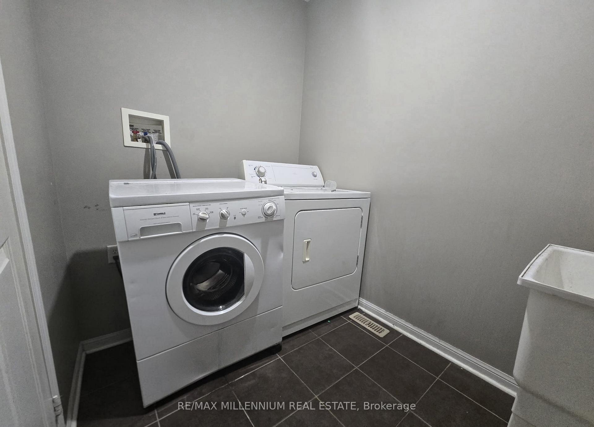 Photo 19 of 31 Ponymeadow Way, Brampton, Credit Valley — HOMEH