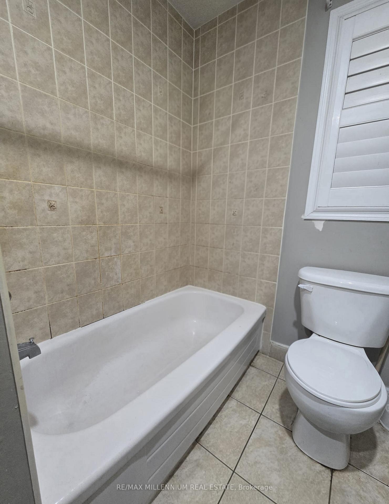 Photo 23 of 31 Ponymeadow Way, Brampton, Credit Valley — HOMEH