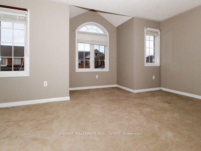 Photo 32 of 31 Ponymeadow Way, Brampton, Credit Valley — HOMEH