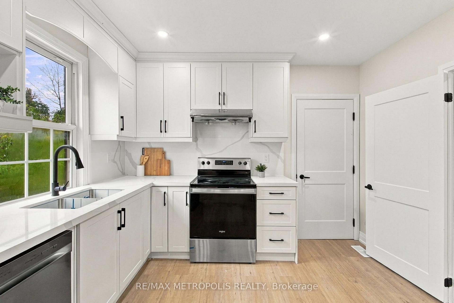 Photo 11 of 488 Mckellar Street, Peterborough, Otonabee Ward 1 — HOMEH