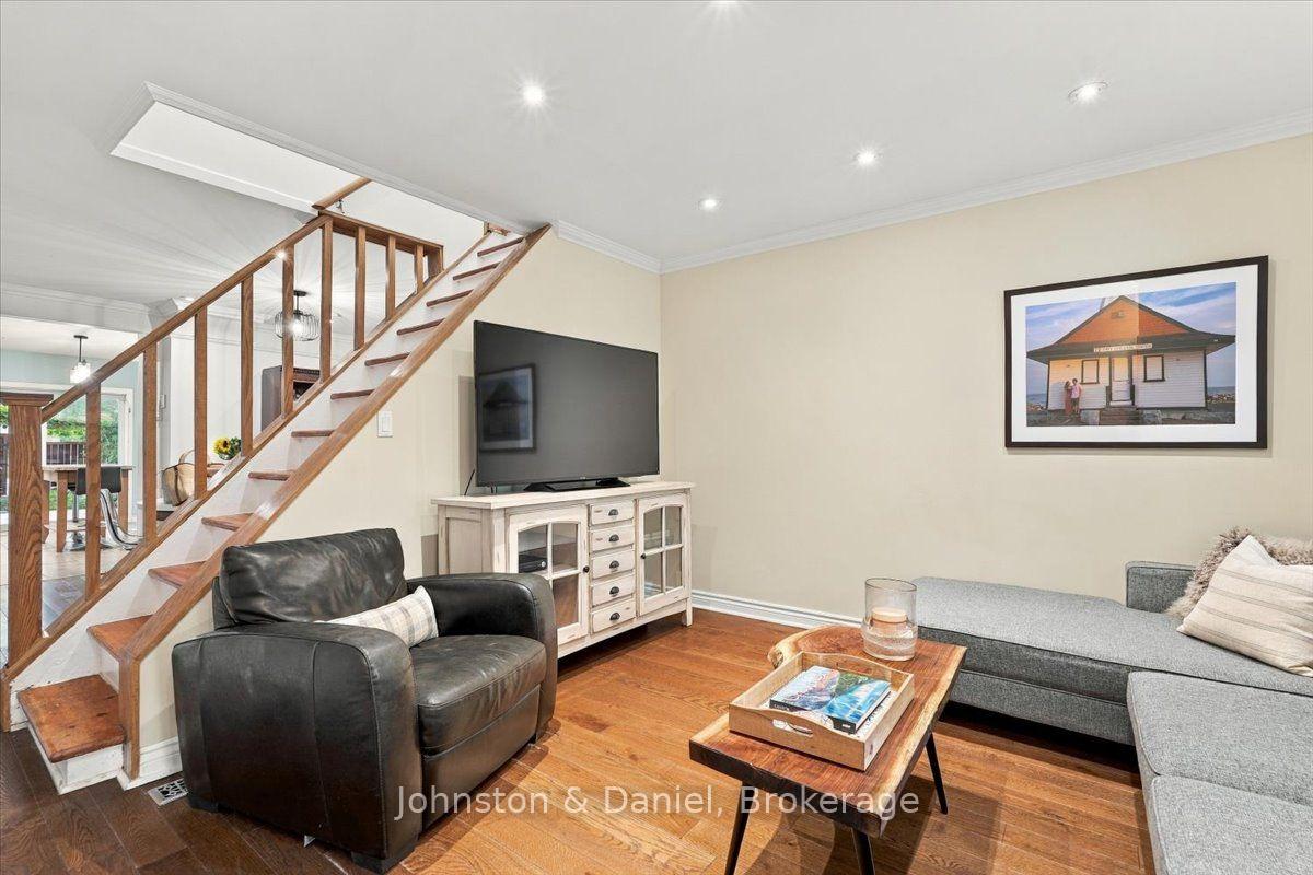 Photo 7 of 118 Merrill Avenue E, Toronto, Woodbine Corridor — HOMEH