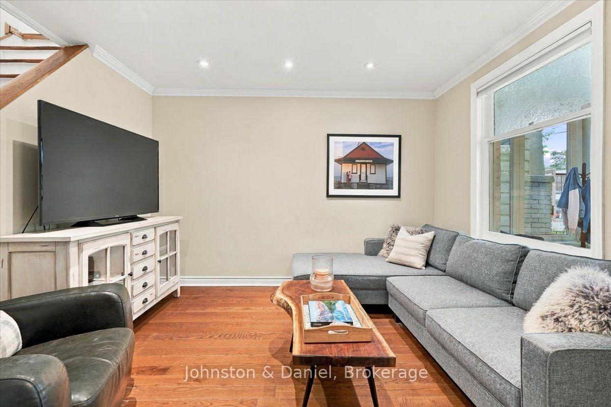 Photo 8 of 118 Merrill Avenue E, Toronto, Woodbine Corridor — HOMEH