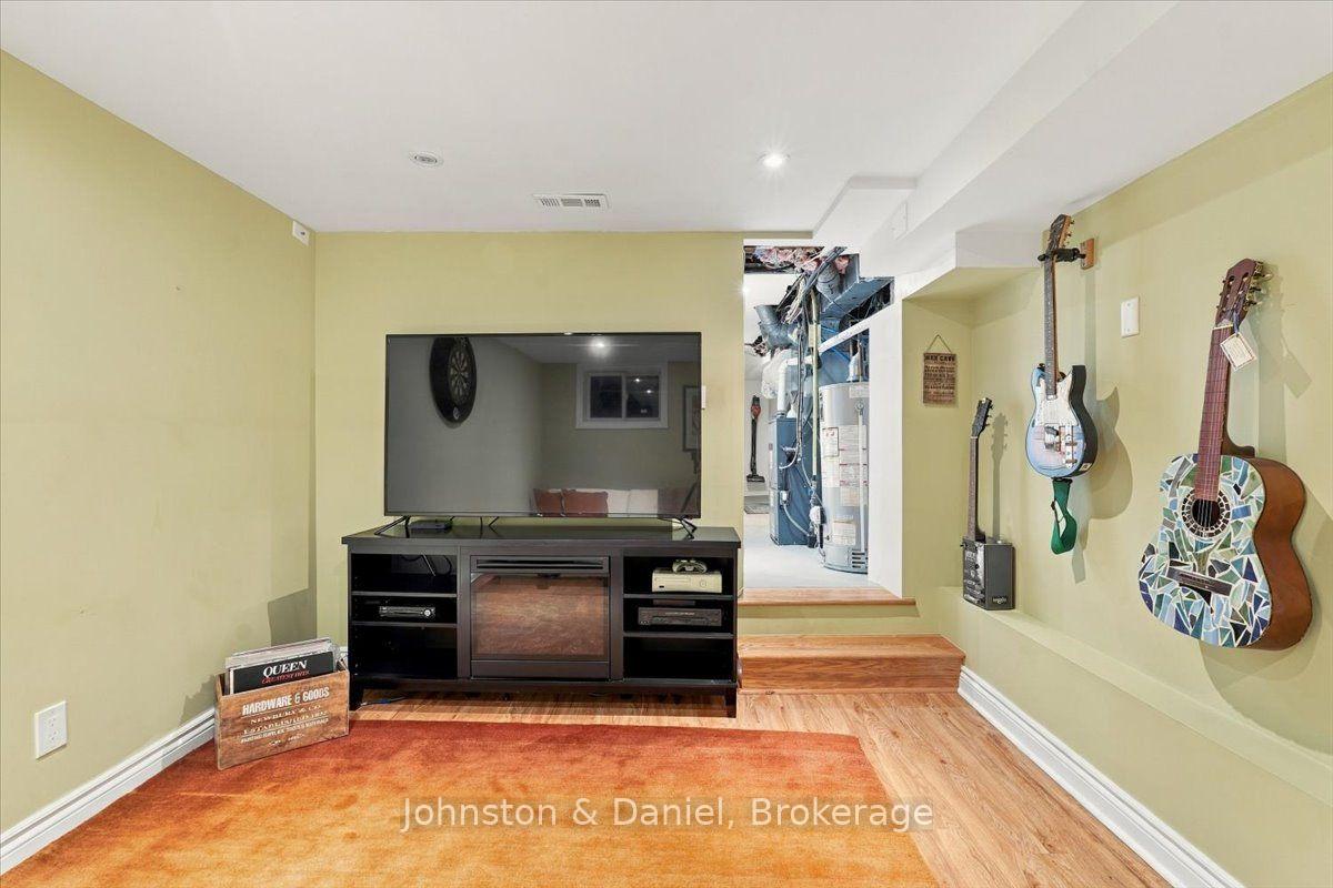 Photo 30 of 118 Merrill Avenue E, Toronto, Woodbine Corridor — HOMEH