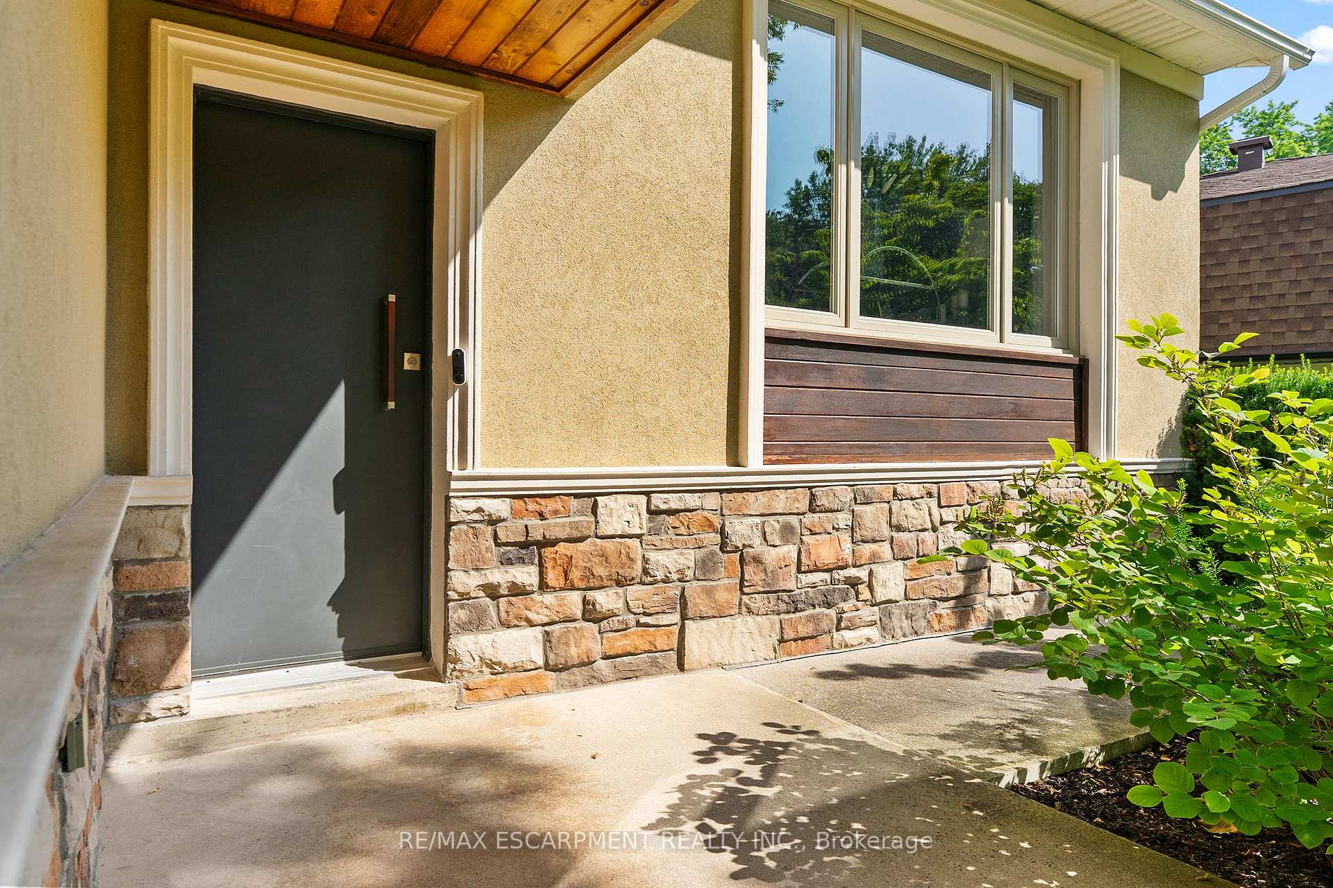 Photo 8 of 175 Mohawk Road, Oakville, Bronte — HOMEH