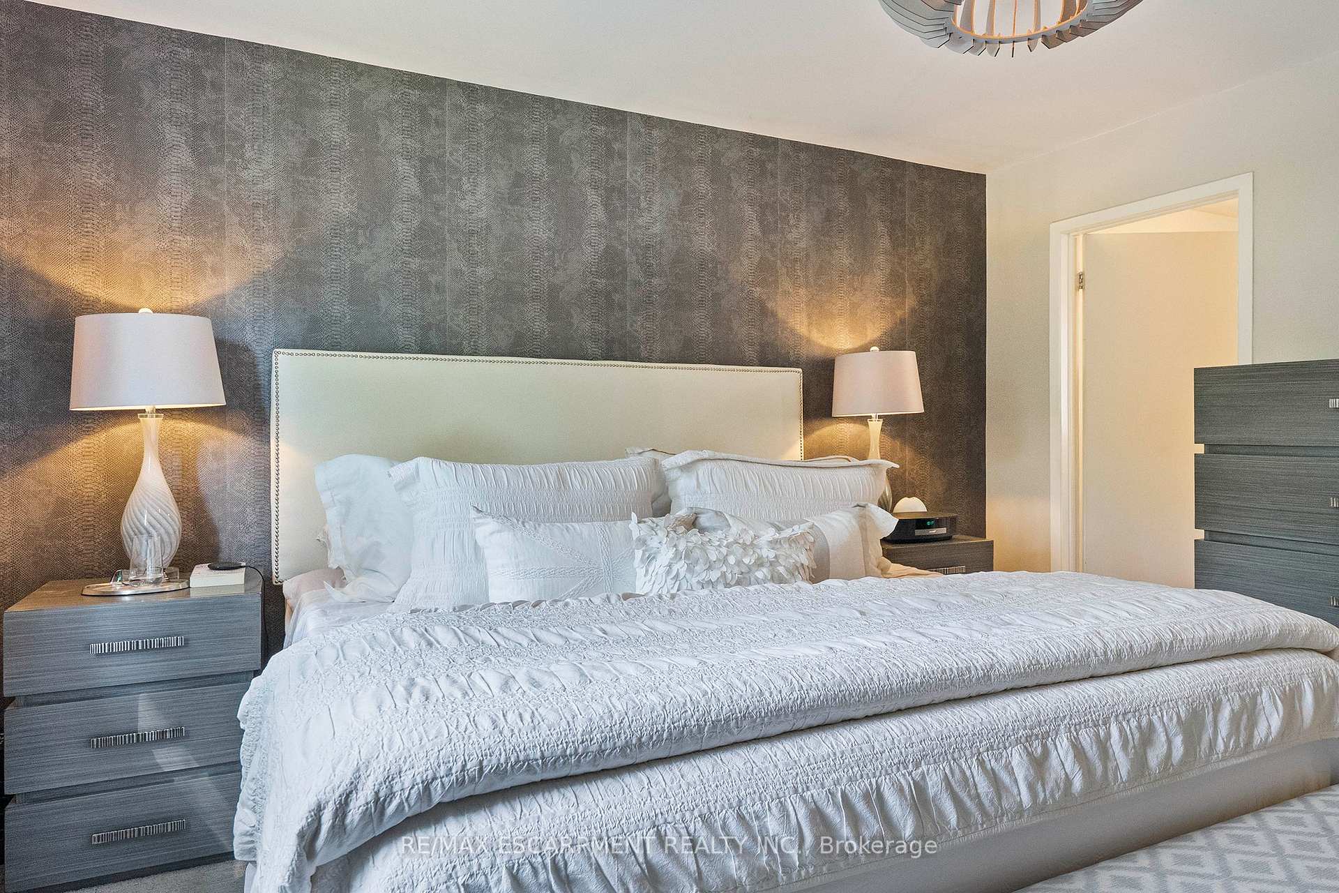 Photo 25 of 175 Mohawk Road, Oakville, Bronte — HOMEH