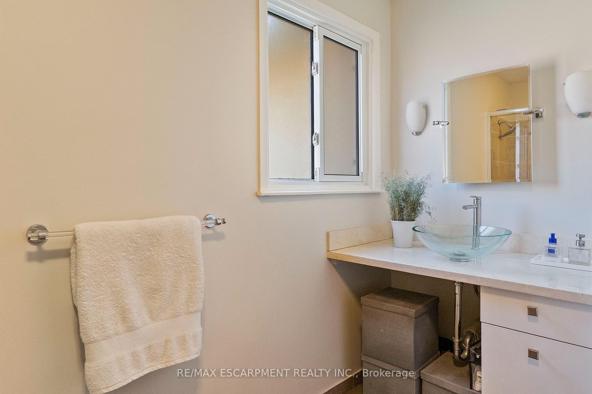 Photo 27 of 175 Mohawk Road, Oakville, Bronte — HOMEH