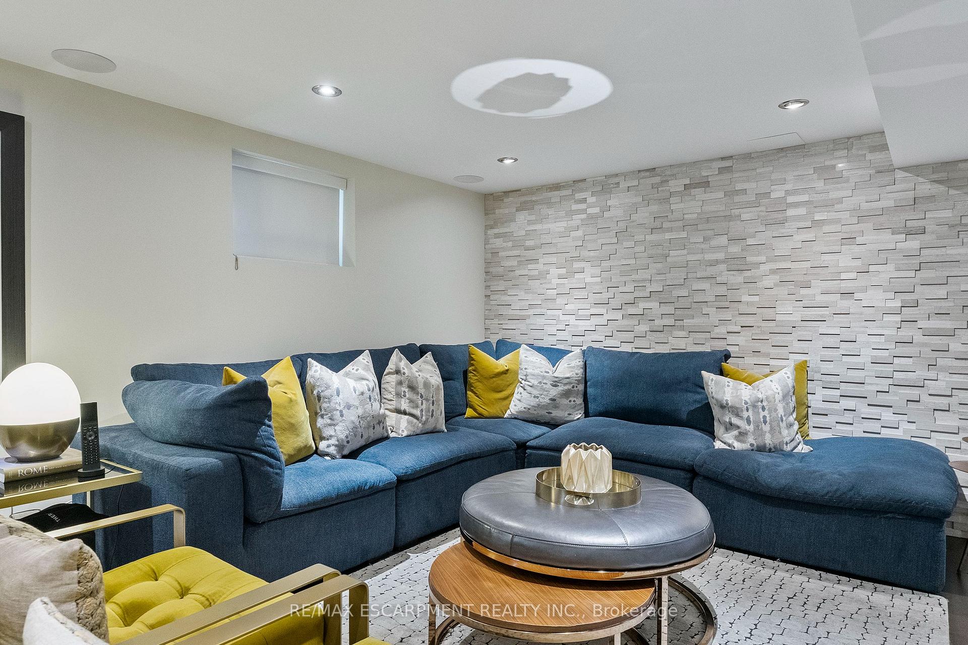 Photo 33 of 175 Mohawk Road, Oakville, Bronte — HOMEH