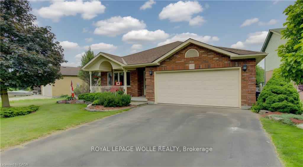 Photo 2 of 599 Coldstream Drive, Waterloo, Conservation Meadows — HOMEH