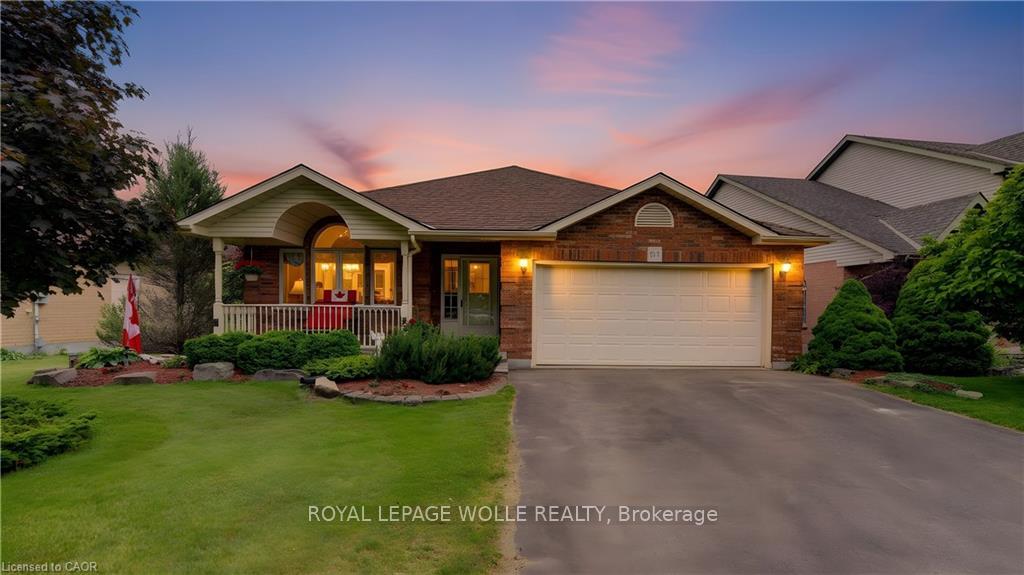 Photo 3 of 599 Coldstream Drive, Waterloo, Conservation Meadows — HOMEH