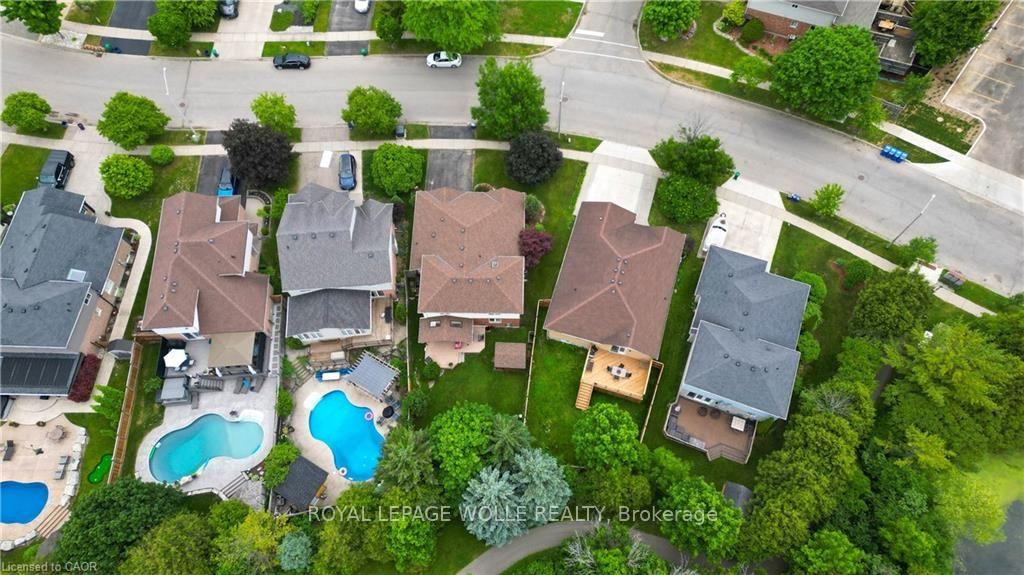 Photo 5 of 599 Coldstream Drive, Waterloo, Conservation Meadows — HOMEH
