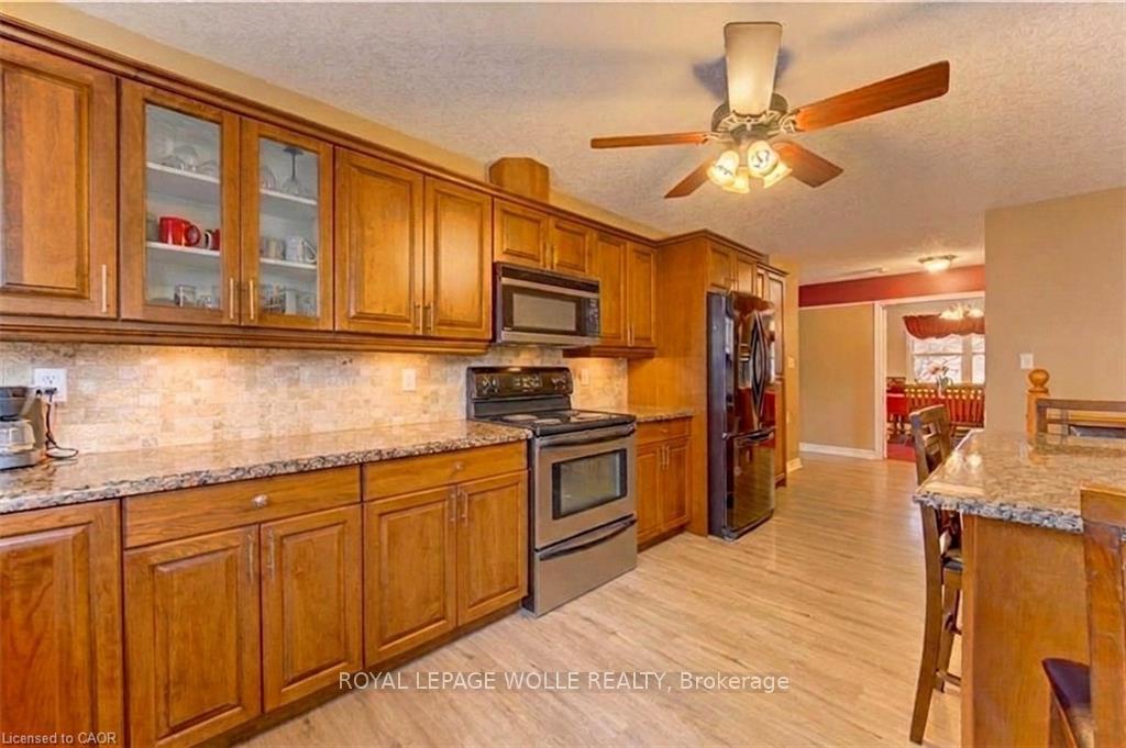 Photo 10 of 599 Coldstream Drive, Waterloo, Conservation Meadows — HOMEH