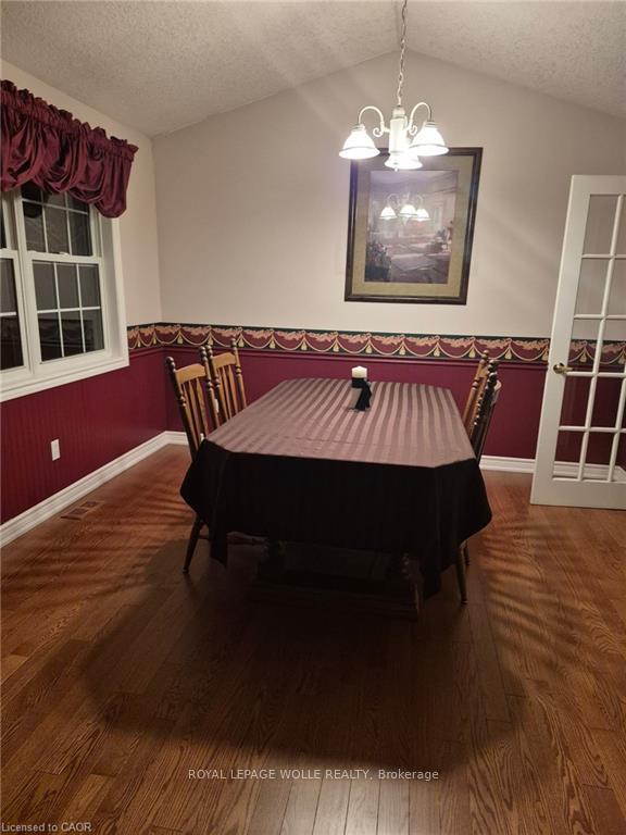 Photo 19 of 599 Coldstream Drive, Waterloo, Conservation Meadows — HOMEH