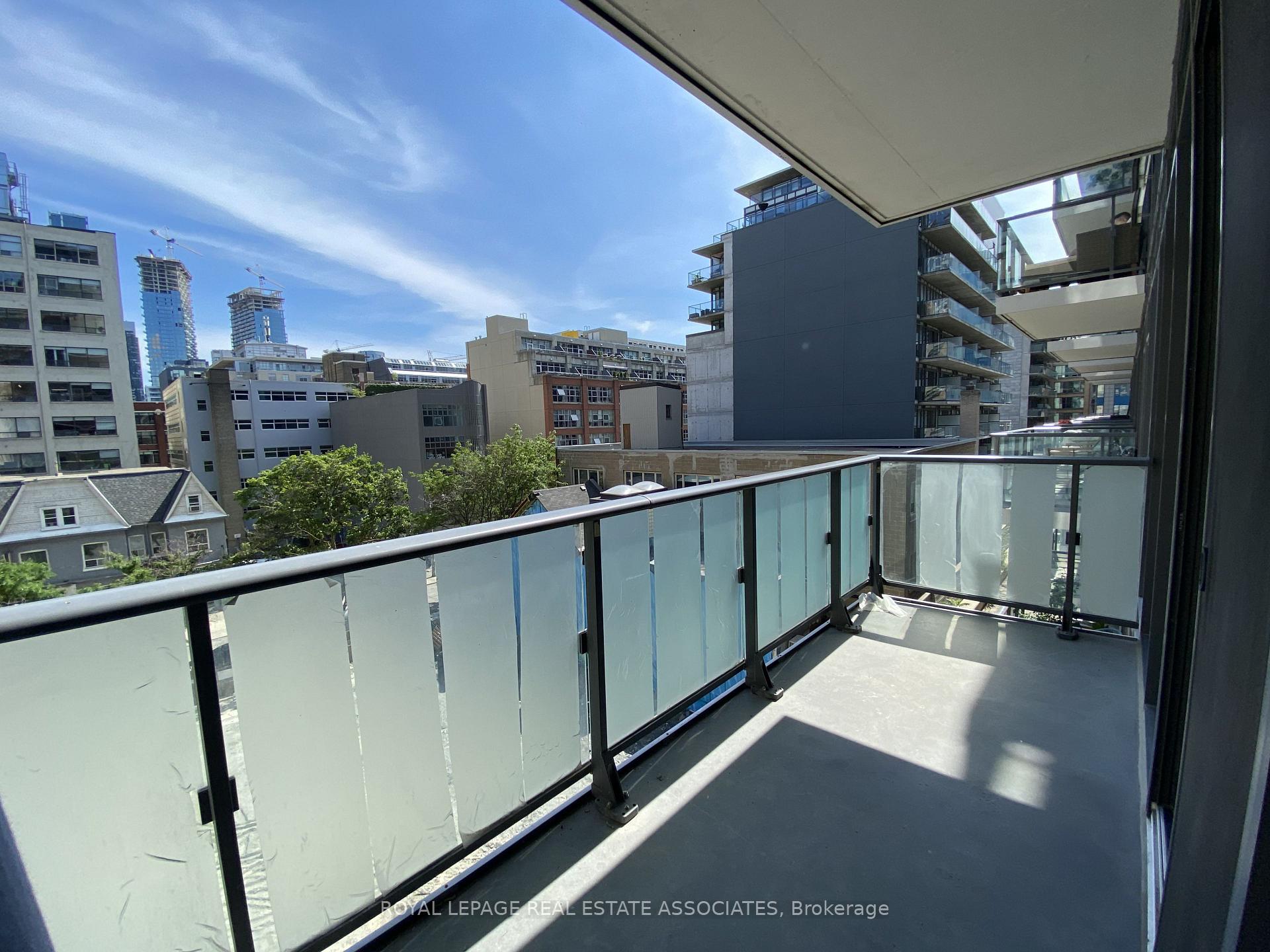 Photo 3 of Unit 405, 435 Richmond Street W, Toronto, Waterfront Communities — HOMEH