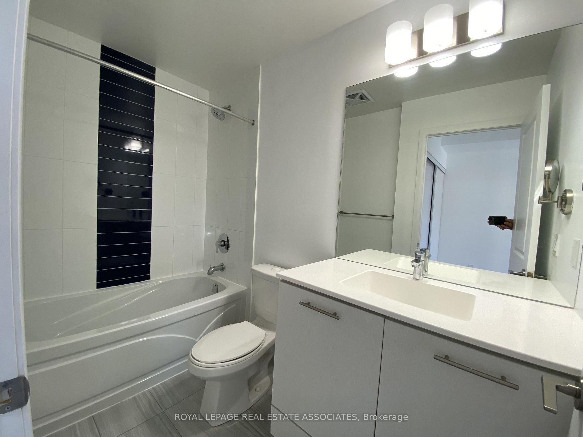 Photo 8 of Unit 405, 435 Richmond Street W, Toronto, Waterfront Communities — HOMEH