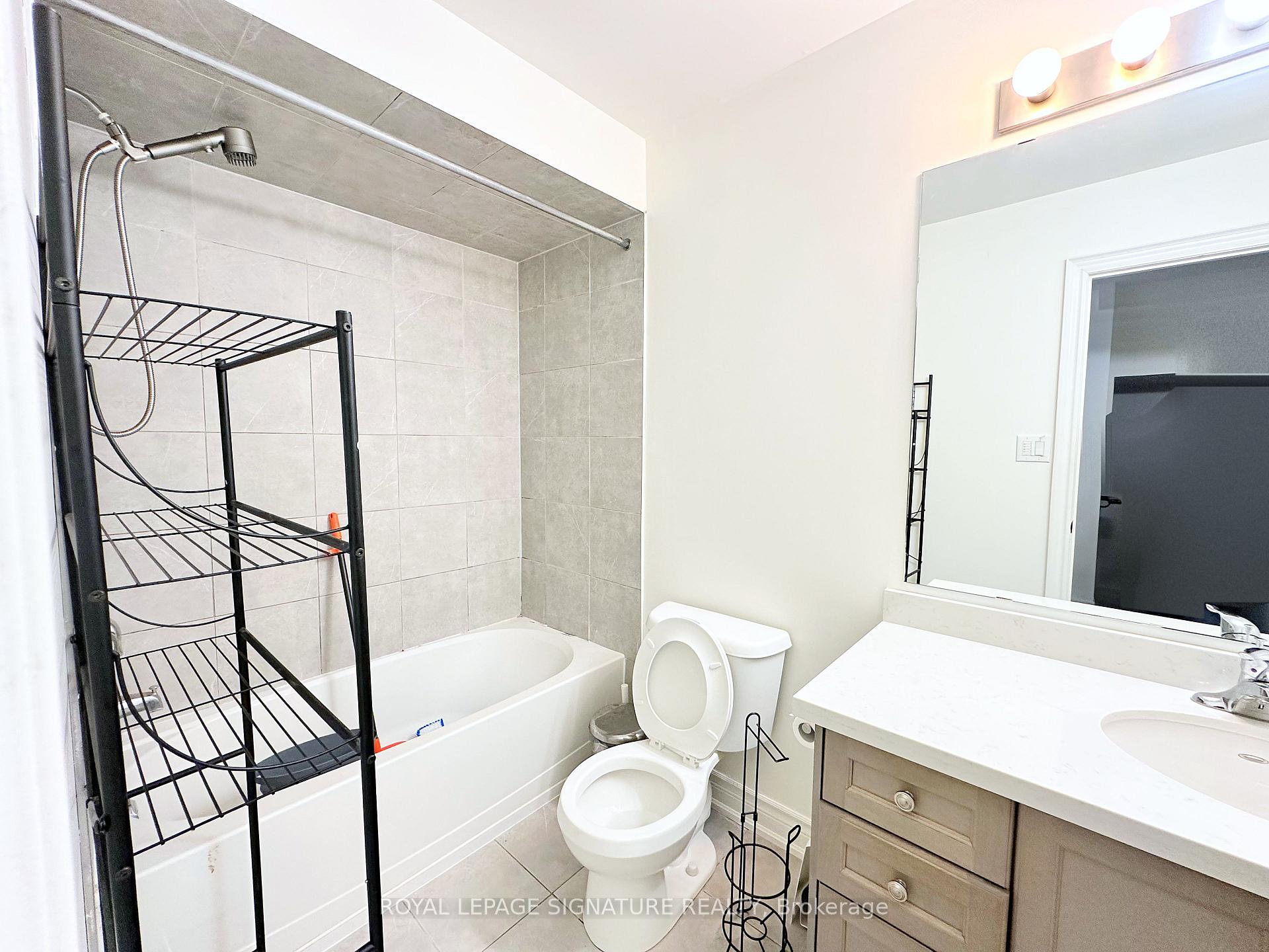 Photo 5 of Unit Main, 62 Beaver Avenue, Toronto, Dovercourt-Wallace Emerson-Junction — HOMEH