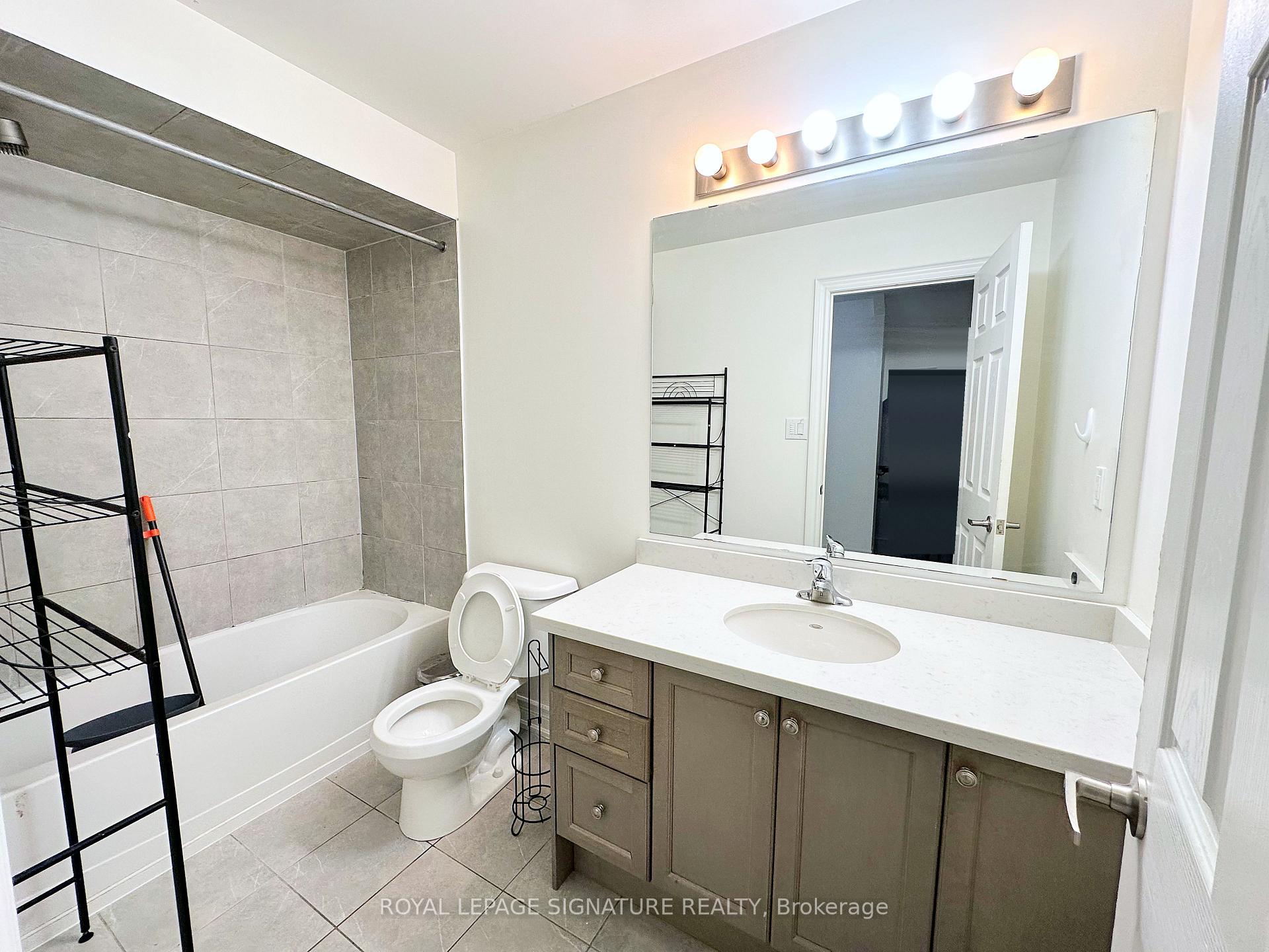 Photo 8 of Unit Main, 62 Beaver Avenue, Toronto, Dovercourt-Wallace Emerson-Junction — HOMEH