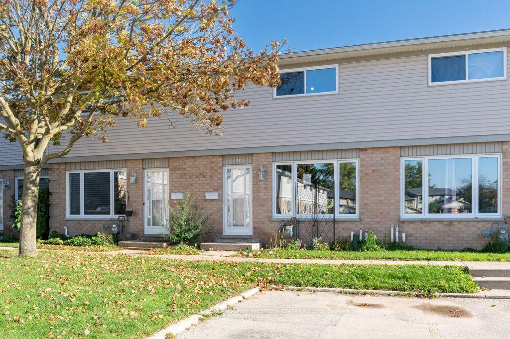 Photo of Unit 16, 320 Westminister Avenue