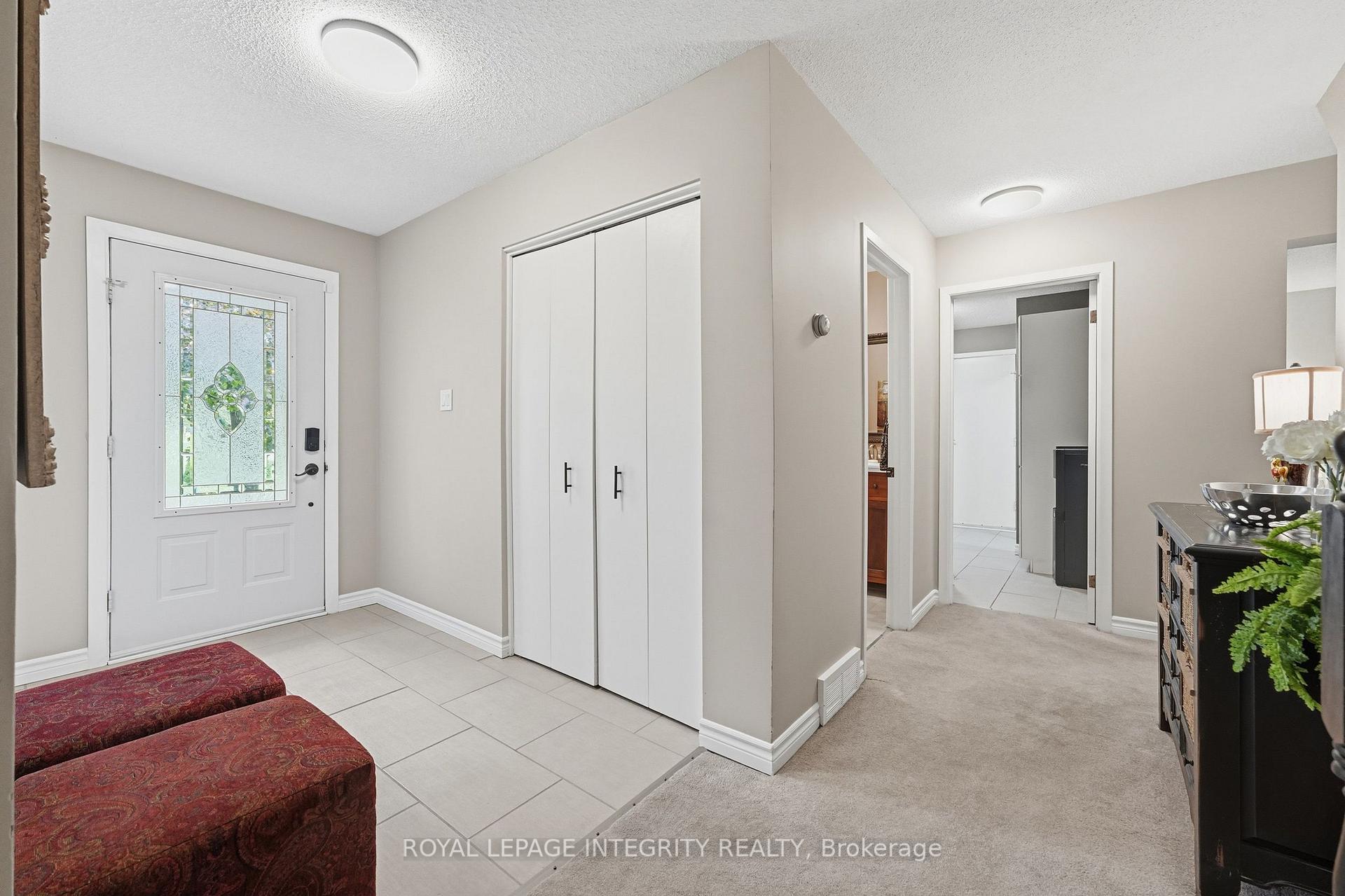 Photo 5 of 6556 Michelangelo Court, Ottawa, North Gower — HOMEH